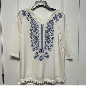 EUC Embroidered White and Blue Beautiful Embroidered Women's Top